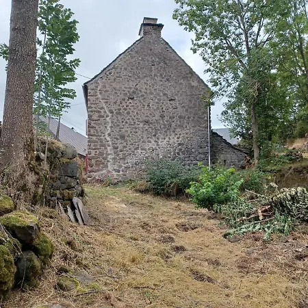 Lou Cantou Des Randonneurs Neussargues en Pinatelle